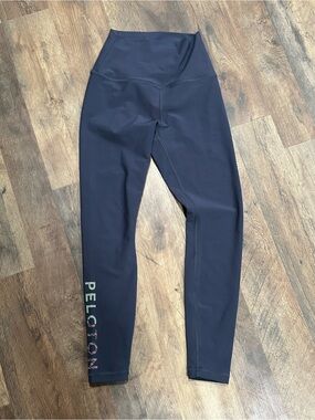 Peloton leggings size xs